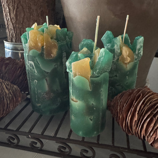 Nature's Den Green Pine Vanilla Scented Pillar Candle