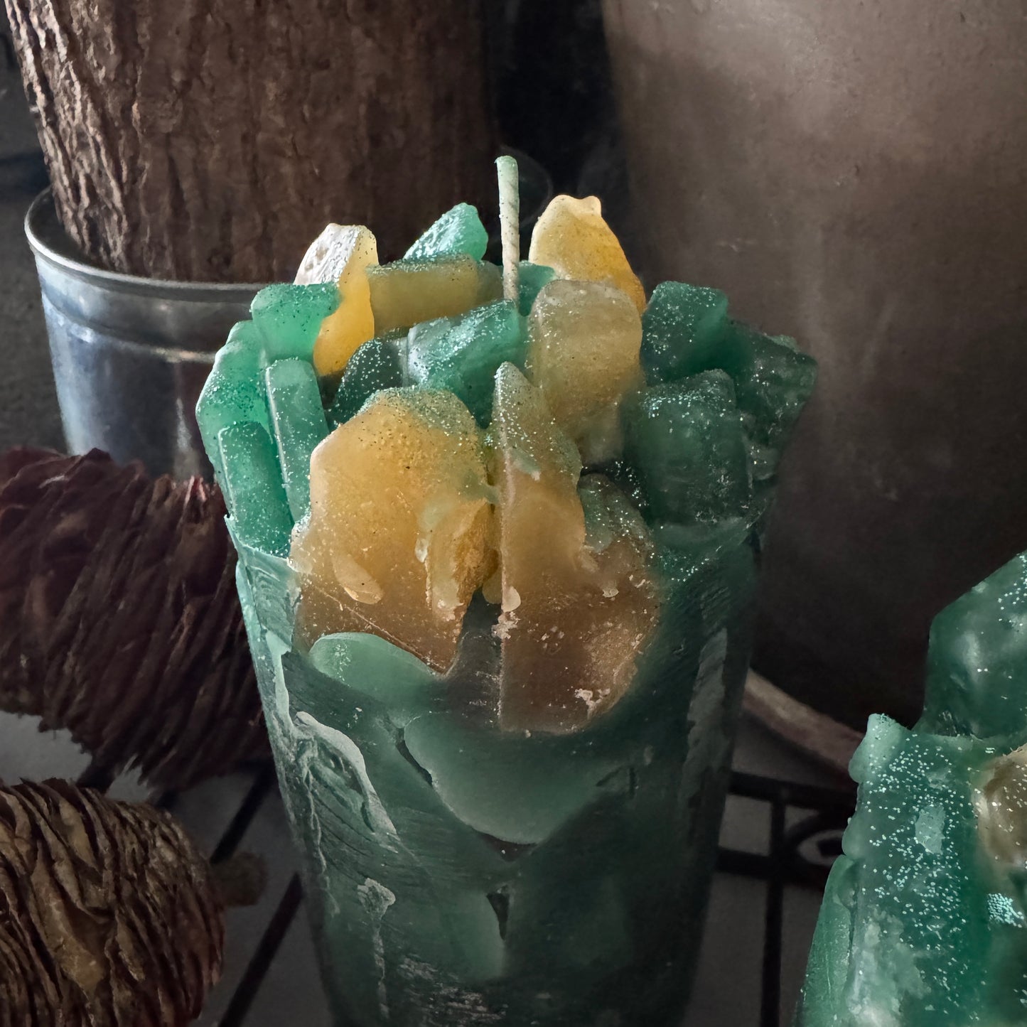 Nature's Den Green Pine Vanilla Scented Pillar Candle